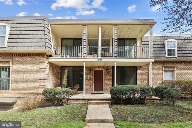 Building Photo - 3127 Patrick Henry Dr Unit 227