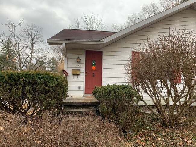 Photo - 3 bd/1.5 bath Charming Home just 4 blocks from IU Jacob's School of Music - Available August 2026!