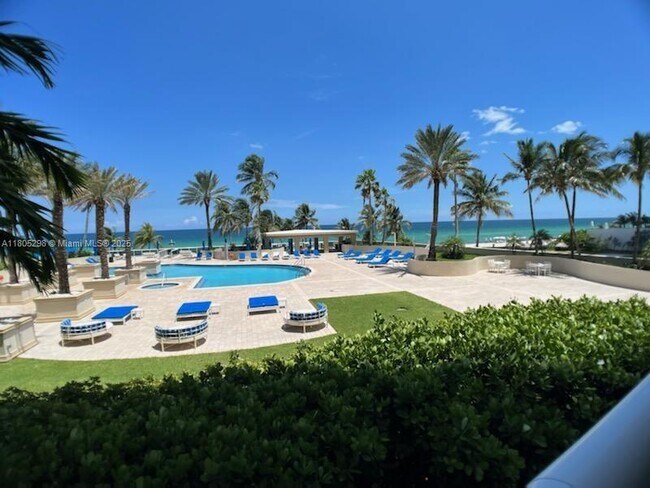 Building Photo - 17555 Collins Ave Unit 303 Rental