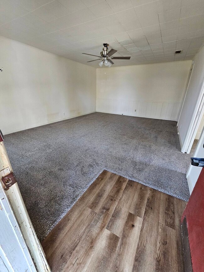 Photo - 2307 Holsum Cir