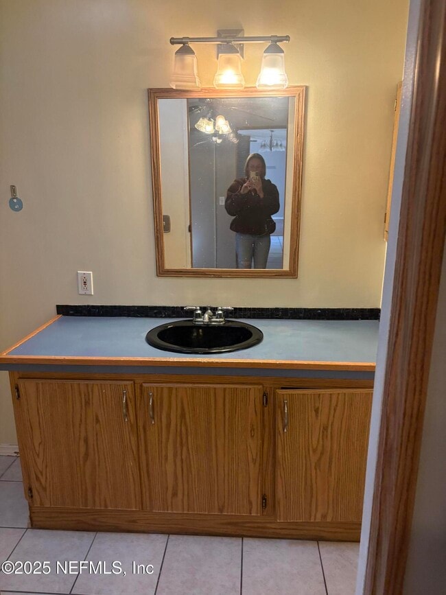 Photo - 119 Davis St