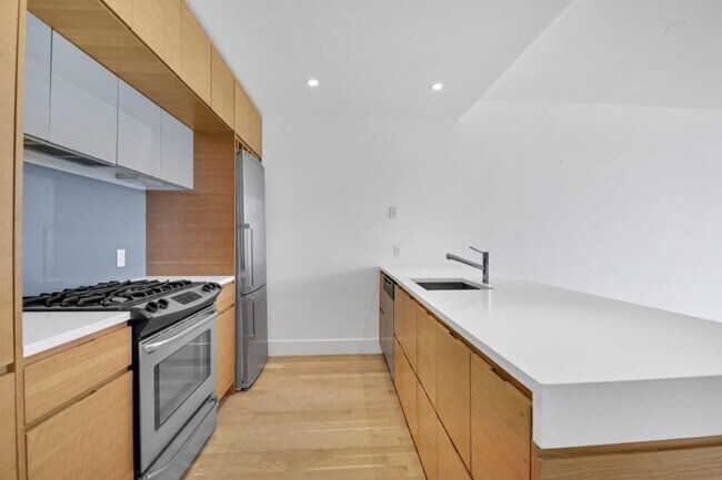 Building Photo - 1 bedroom in Brooklyn NY 11217 Unit 8C Rental
