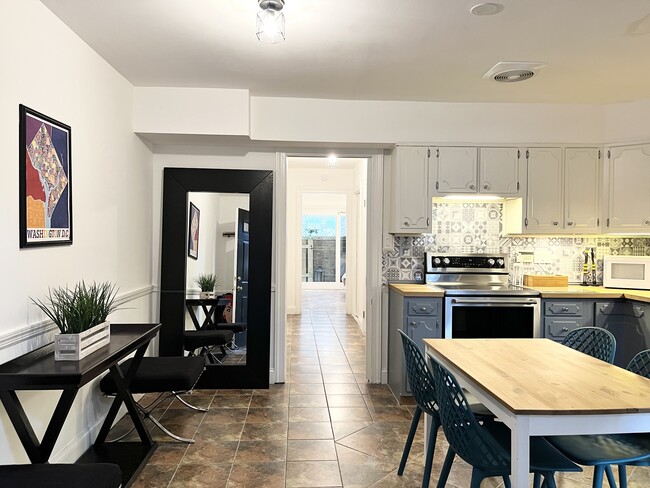 Photo - 614 G St SW Unidad B