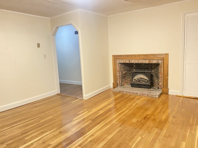 Photo - 17 Bryant St Apartments Unit 3