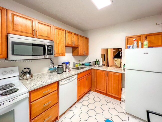 Photo - 2200 E Hallandale Beach Blvd Unidad 605