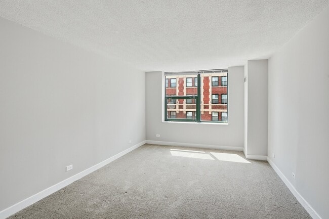 Photo - 71 W Huron St