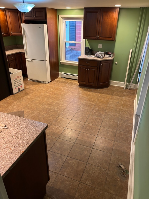 Photo - 118 S Main St