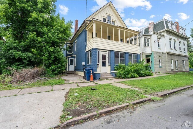 Building Photo - 211 Ash St Rental