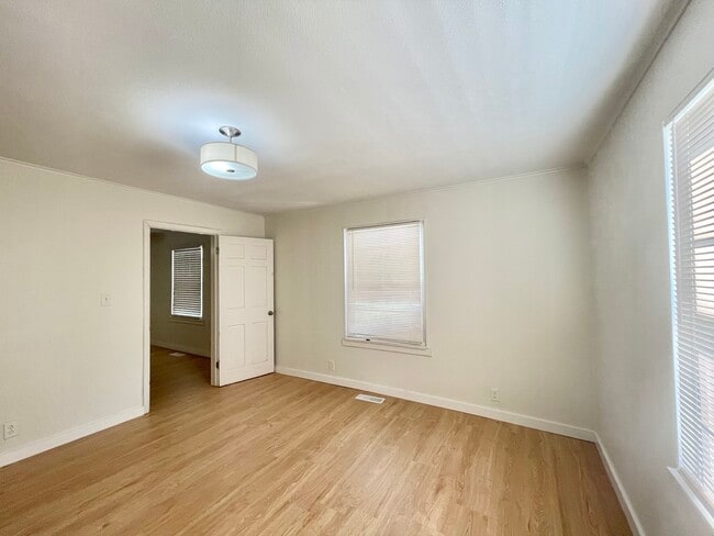 Photo - 3109 Joyce Ave