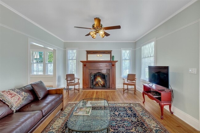 Photo - 8325 Main Rd