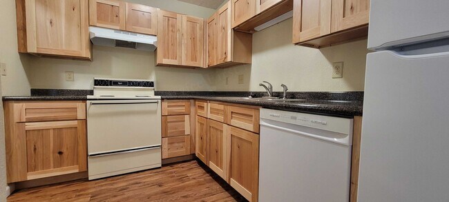 Photo - Buffalo Apartments (Bison Terrace) Unidad 203 (103)