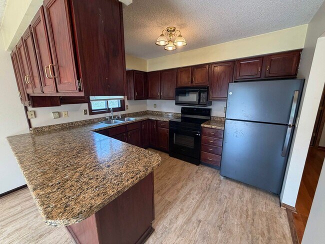 Photo - 3303 Eddy Ln