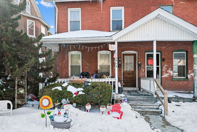 Building Photo - 74 S 6th Ave Unit 2