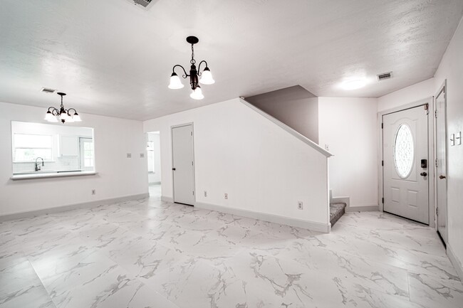 Photo - 4435 Crossvine Ave
