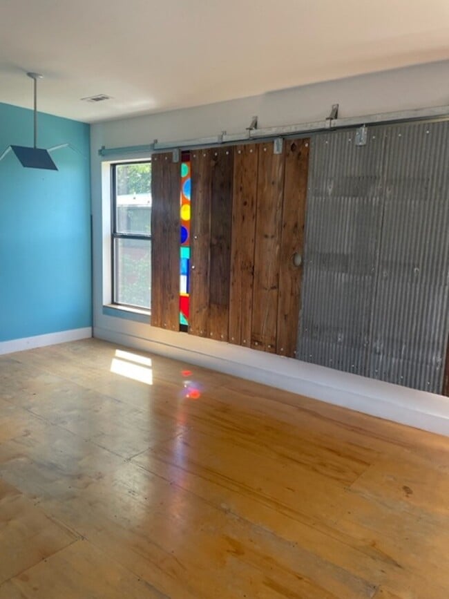 Photo - 484 S Mashburn Ave