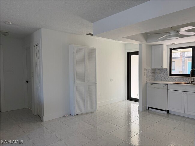 Photo - 3318 Del Prado Blvd S