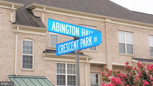 Building Photo - 12195 Abington Hall Pl Unit 201