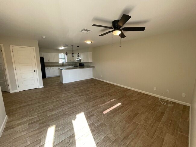 Photo - 3001 E Price St Unidad 16