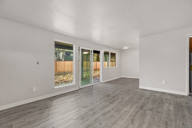 Photo - Bridgeport Square