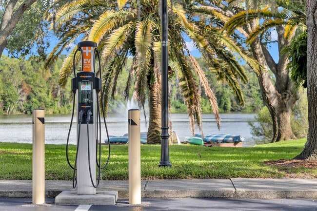 Photo - Lake Carlton Arms