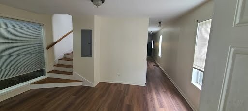 Photo - 153 Little St SE