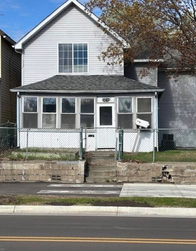 Photo - 1257 Rice St