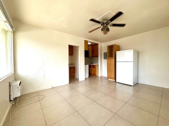 Building Photo - Waikiki: Studio for Rent Unit D Rental