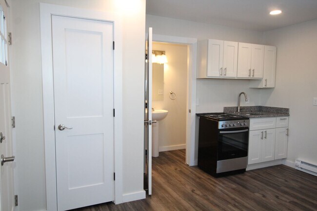 Photo - Beautifully remodeled and completed effici... Unit 14311 Rt. 9W  -  8