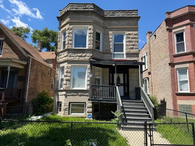Photo - 6522 S Paulina St