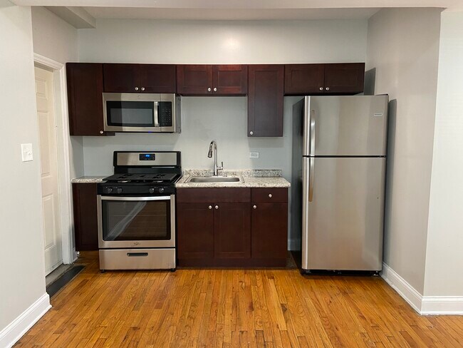 Photo - Emerald Apartments