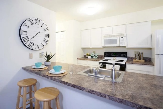 Photo - 150 N Main St Unidad B-304