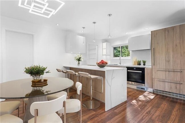 Photo - 5 Krog St NE