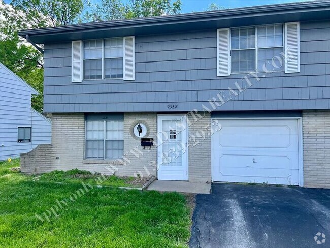 Building Photo - Updated 2 Bed 1 Bath Overland Park Duplex-... Rental
