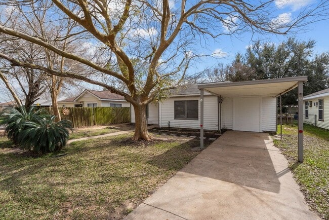 Building Photo - 2817 4th Ave N