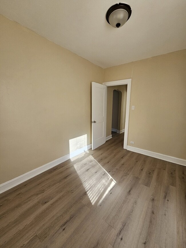 Photo - 10000 S Michigan Ave