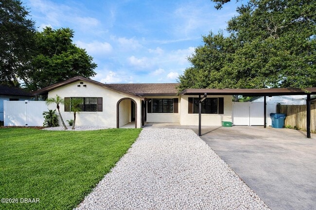 Photo - 929 Derbyshire Rd