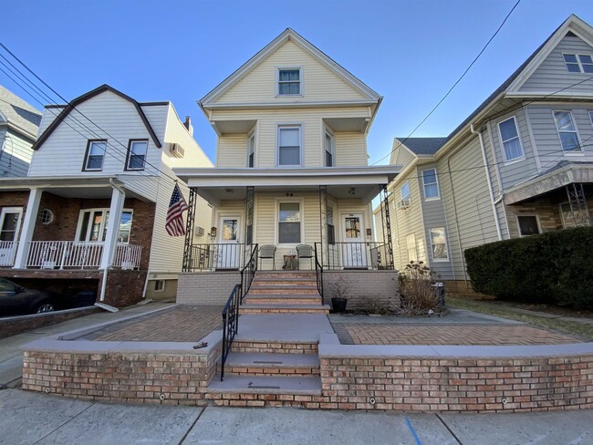 Building Photo - 94 W 46th St Unit A