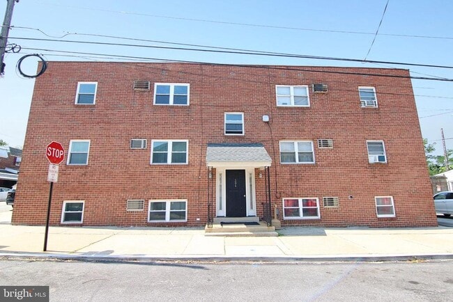 Building Photo - 304 Sixth St Rental