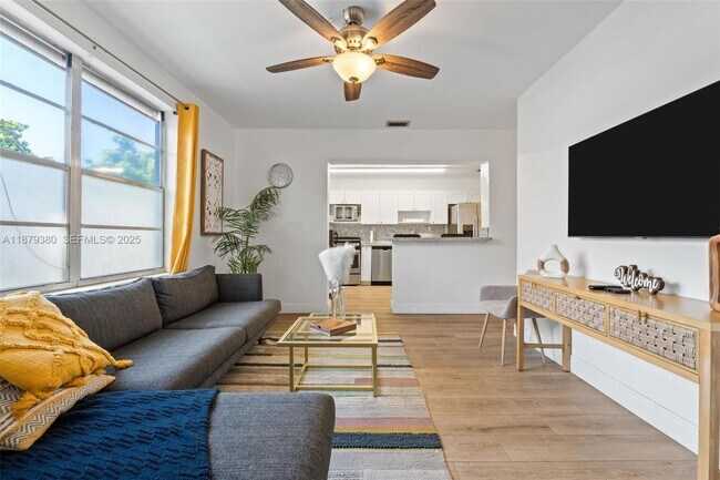 Photo - 2453 SW 17th St Unidad 2453