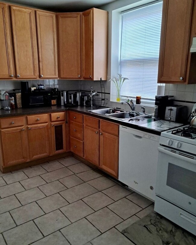 Photo - 4824 Mulford St Unit 1