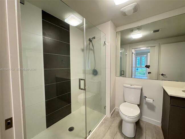 Photo - 321 NE 26th St Unidad 615