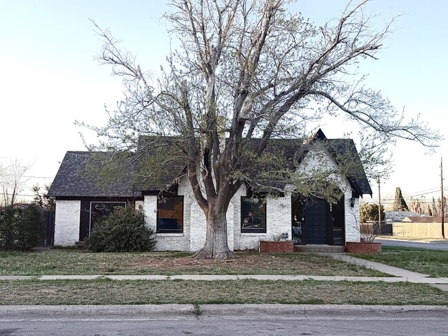 Building Photo - 1300 W Ohio Ave