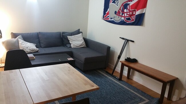 Photo - 1933 Commonwealth Ave