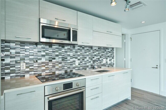 Photo - 650 NE 32nd St Unit 1208