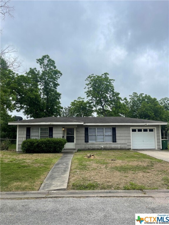 2305 Anaqua Ave Rental House Rental in Victoria, TX