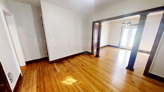 Photo - 100 Laburnam Crescent Unit 1