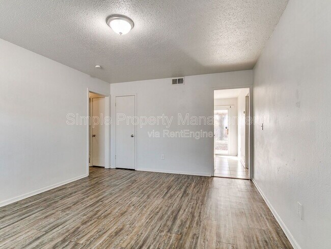 Photo - 9524 McIntosh Ave