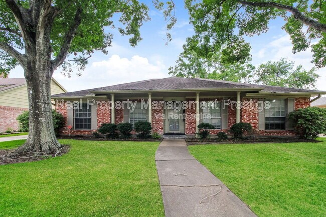 Photo - 16411 Clearcrest Dr House
