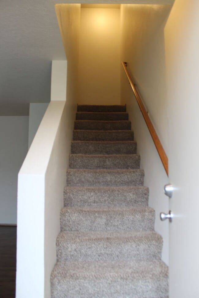 Building Photo - 3 br, 2.5 ba home in quiet Scappoose neighborhood