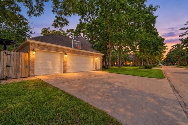 14203 Championship Ln